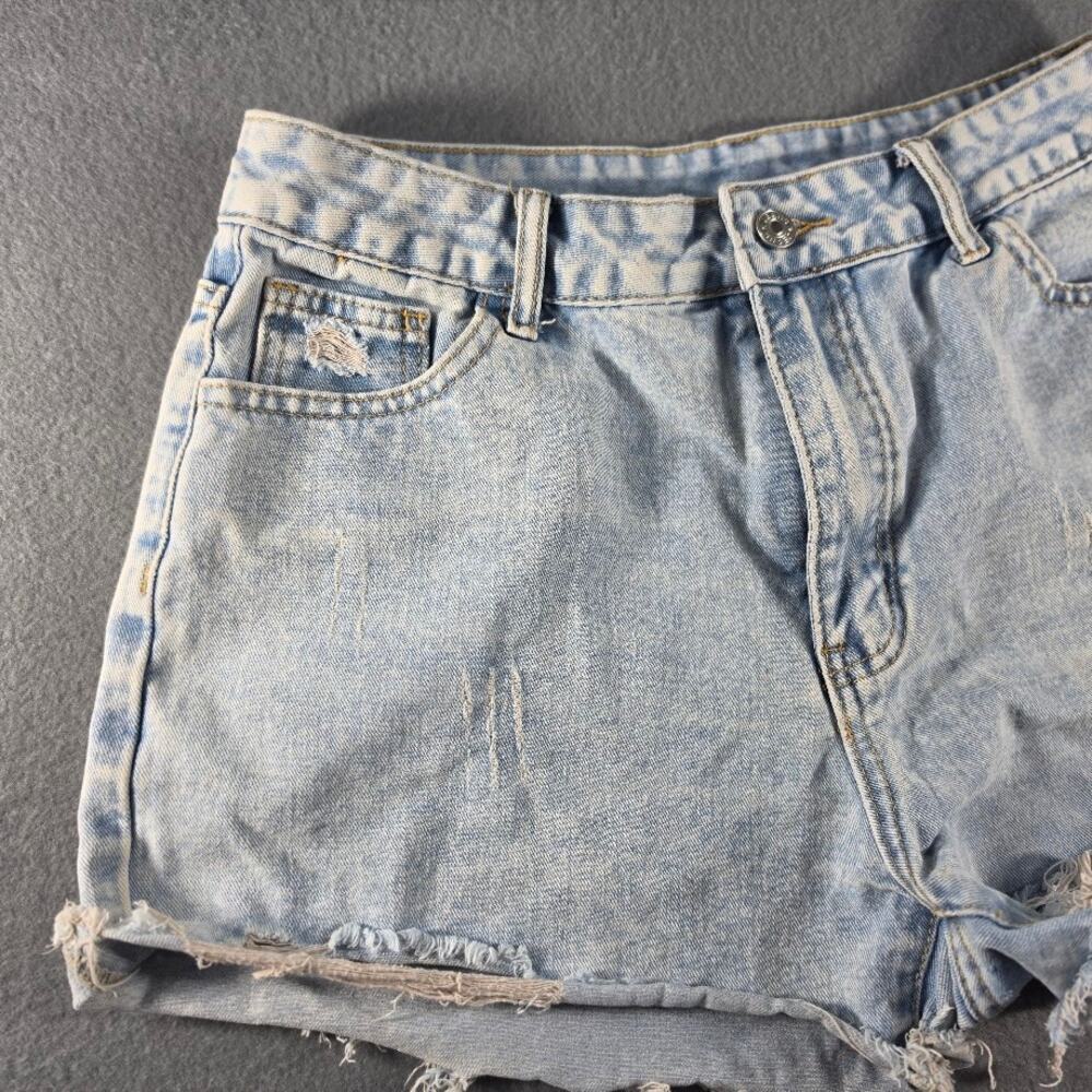 Womens Light Wash Distressed Denim Shorts Raw Hem High Rise Cut Off 28 - Picture 2 of 9